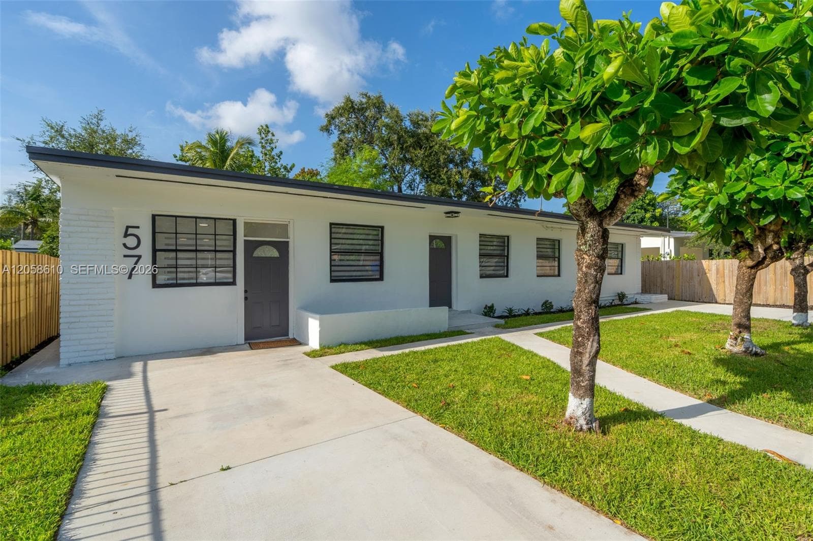57 NW 68th St, Miami, FL 33150 — zdjęcie 3