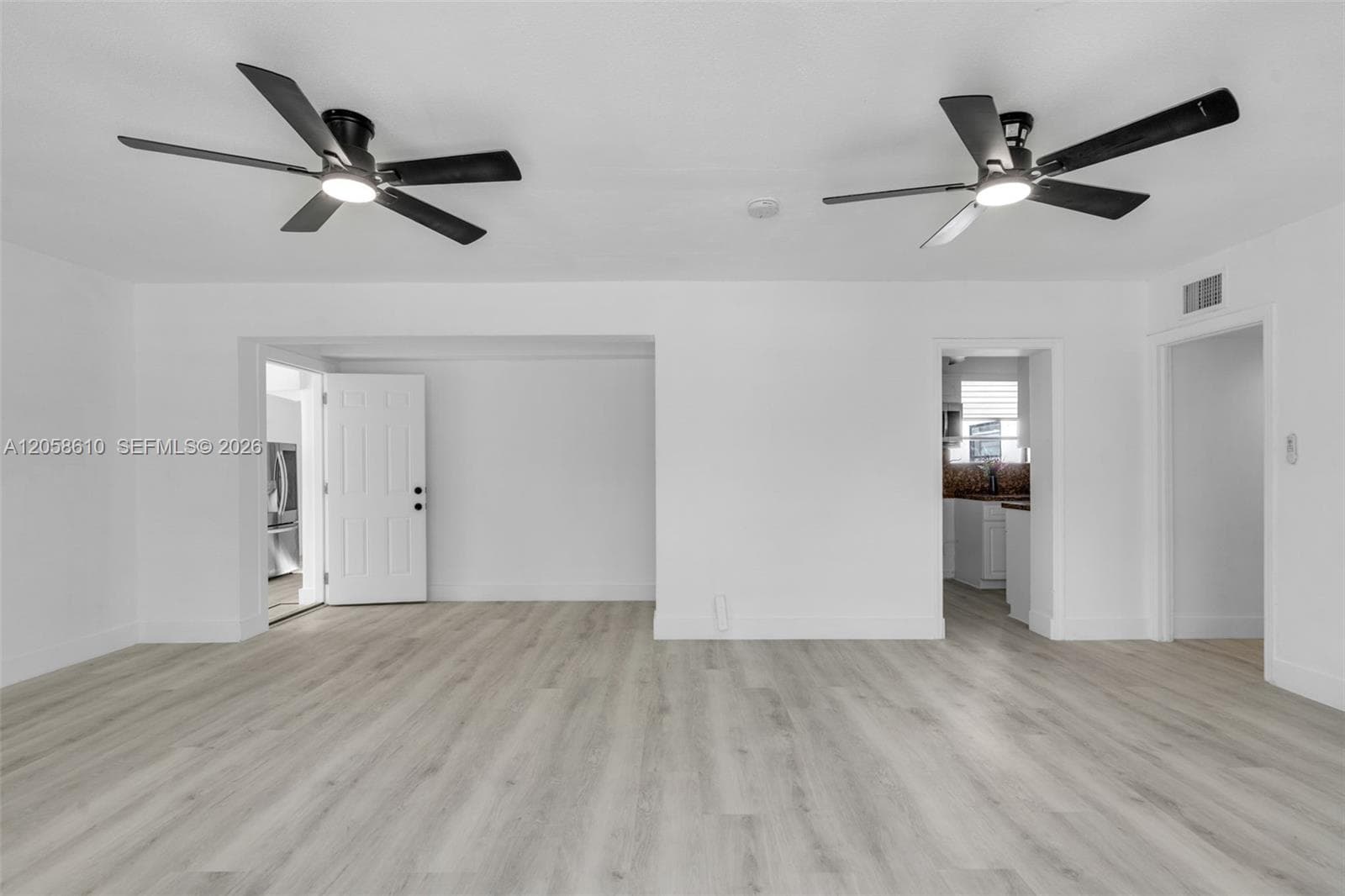 57 NW 68th St, Miami, FL 33150 — zdjęcie 5
