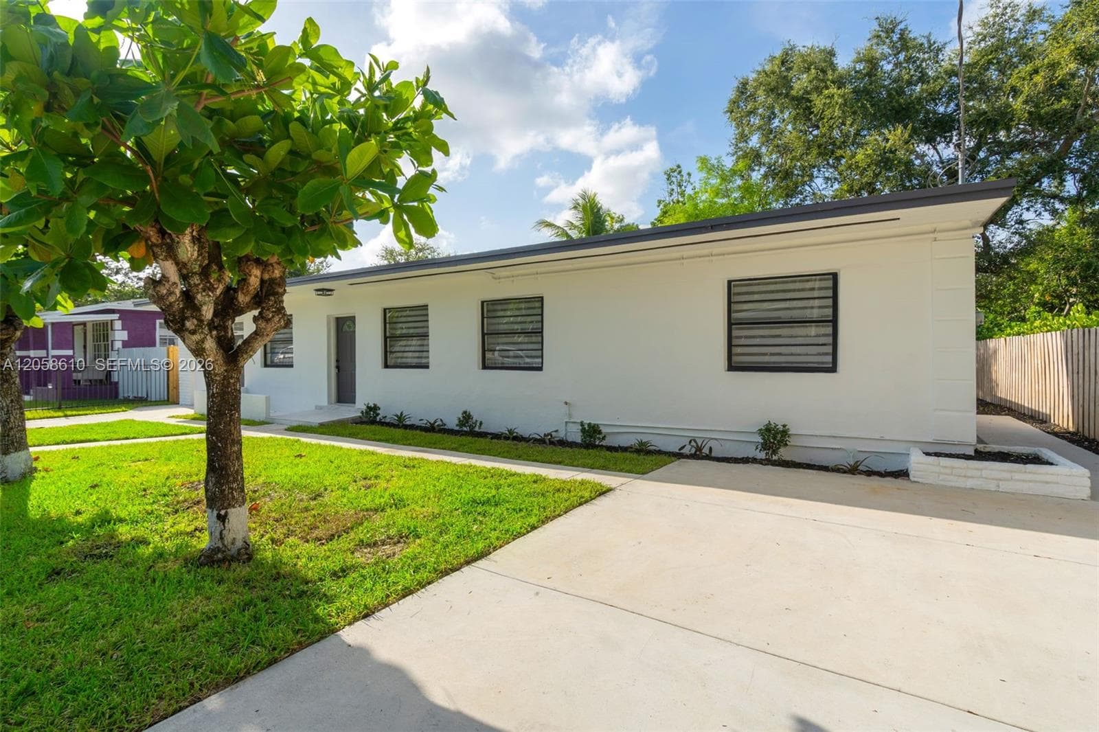 57 NW 68th St, Miami, FL 33150 — zdjęcie 4