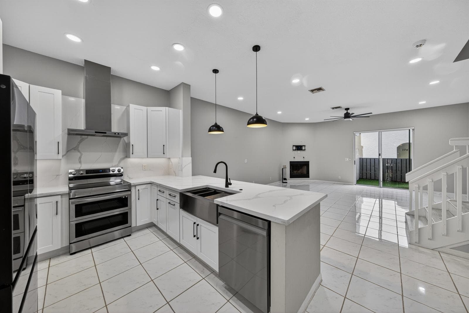 835 NE 17th Way, Fort Lauderdale, FL 33304