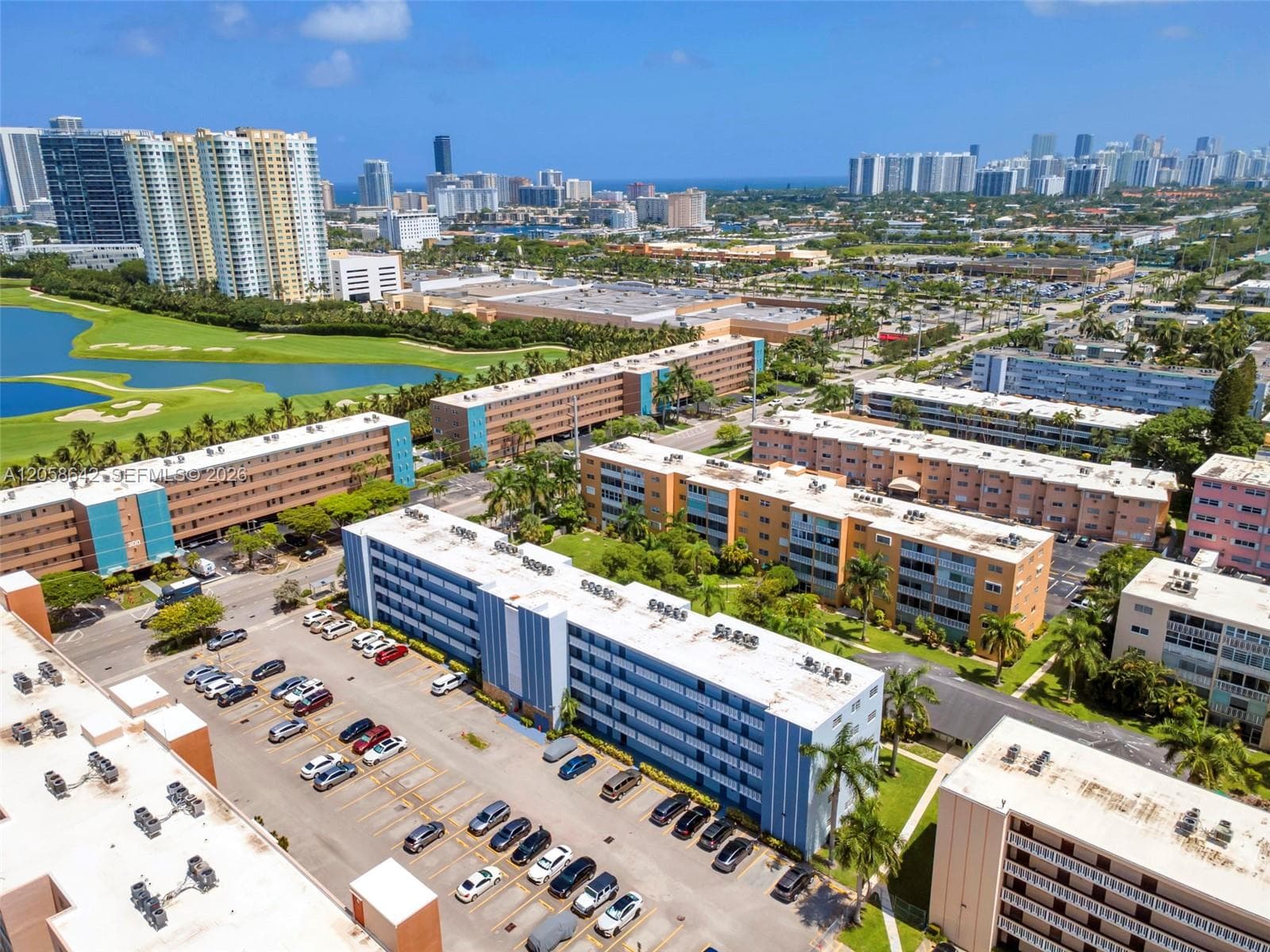 233 NE 14th Ave # 108, Hallandale Beach, FL 33009 — zdjęcie 2