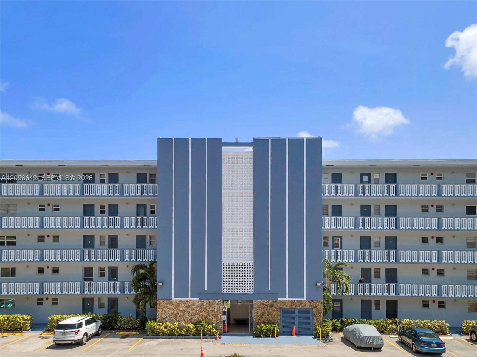 233 NE 14th Ave # 108, Hallandale Beach, FL 33009