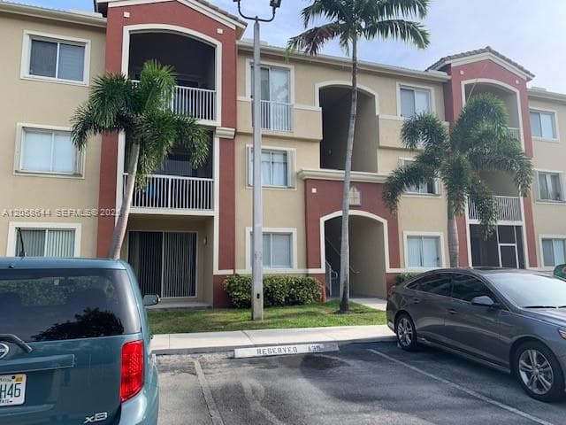 7085 Nova Dr # 102, Davie, FL 33317