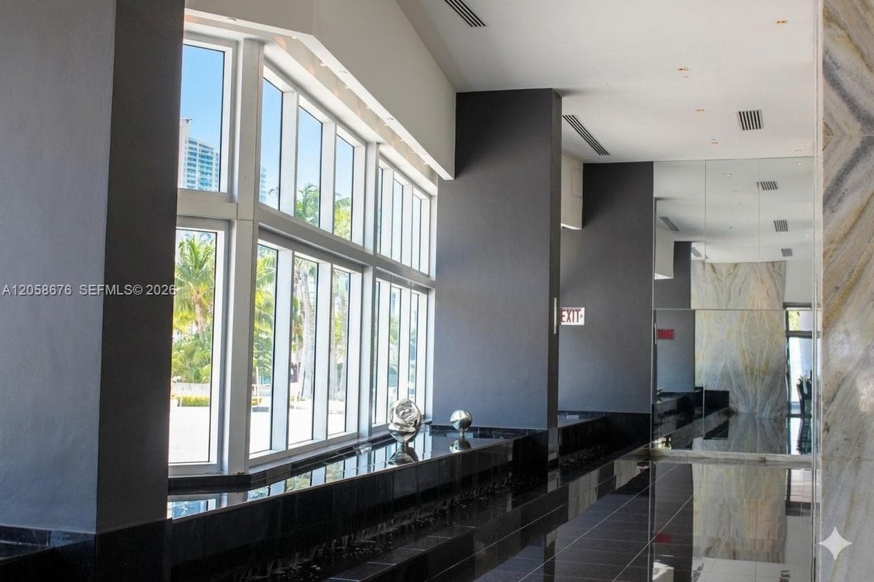 325 S Biscayne Blvd # 3314, Miami, FL 33131 — zdjęcie 2