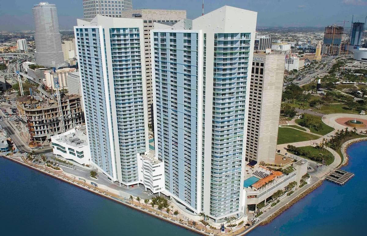 325 S Biscayne Blvd # 3314, Miami, FL 33131