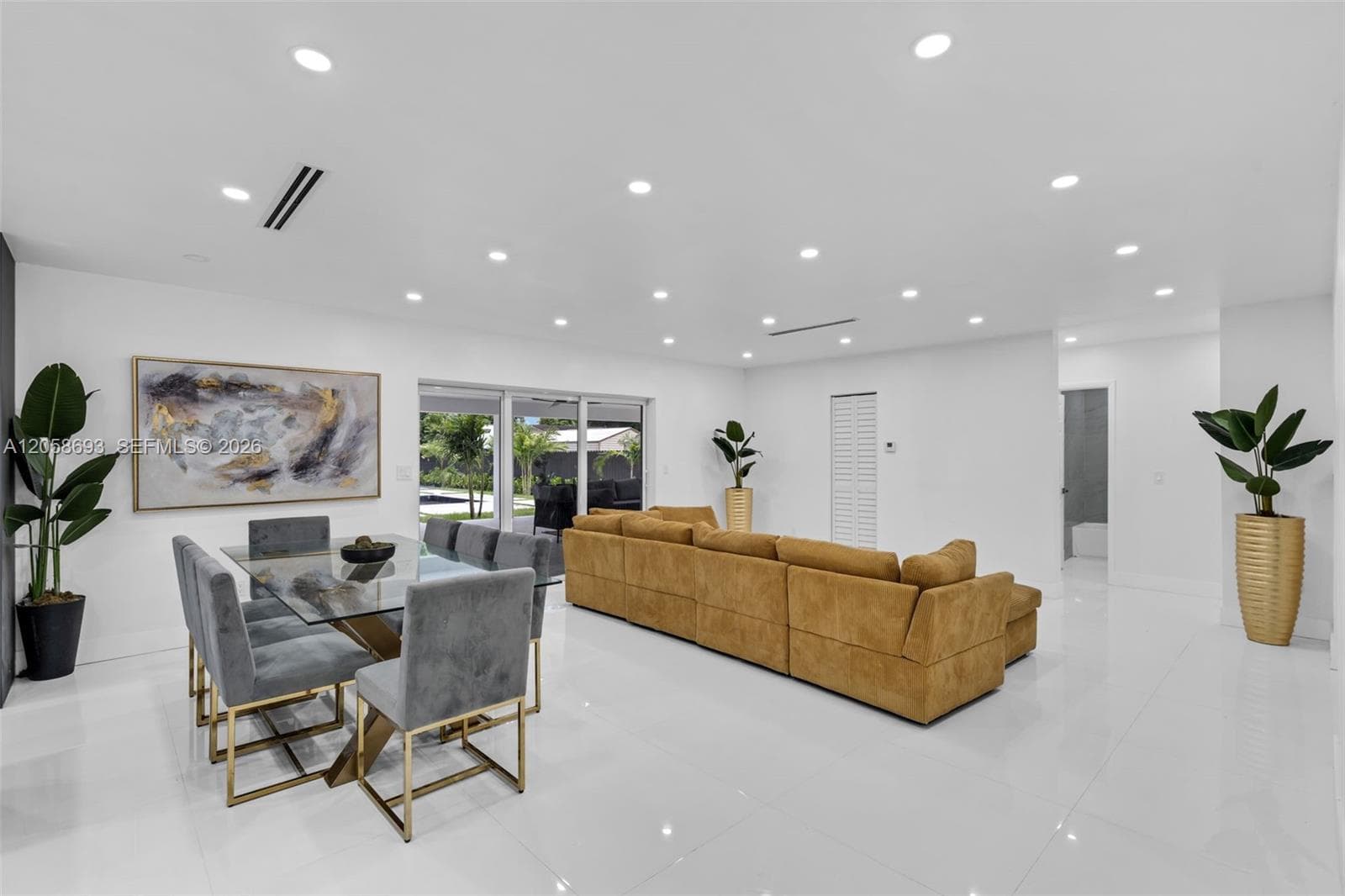 15230 NE 2nd Ave, Miami, FL 33162 — zdjęcie 2