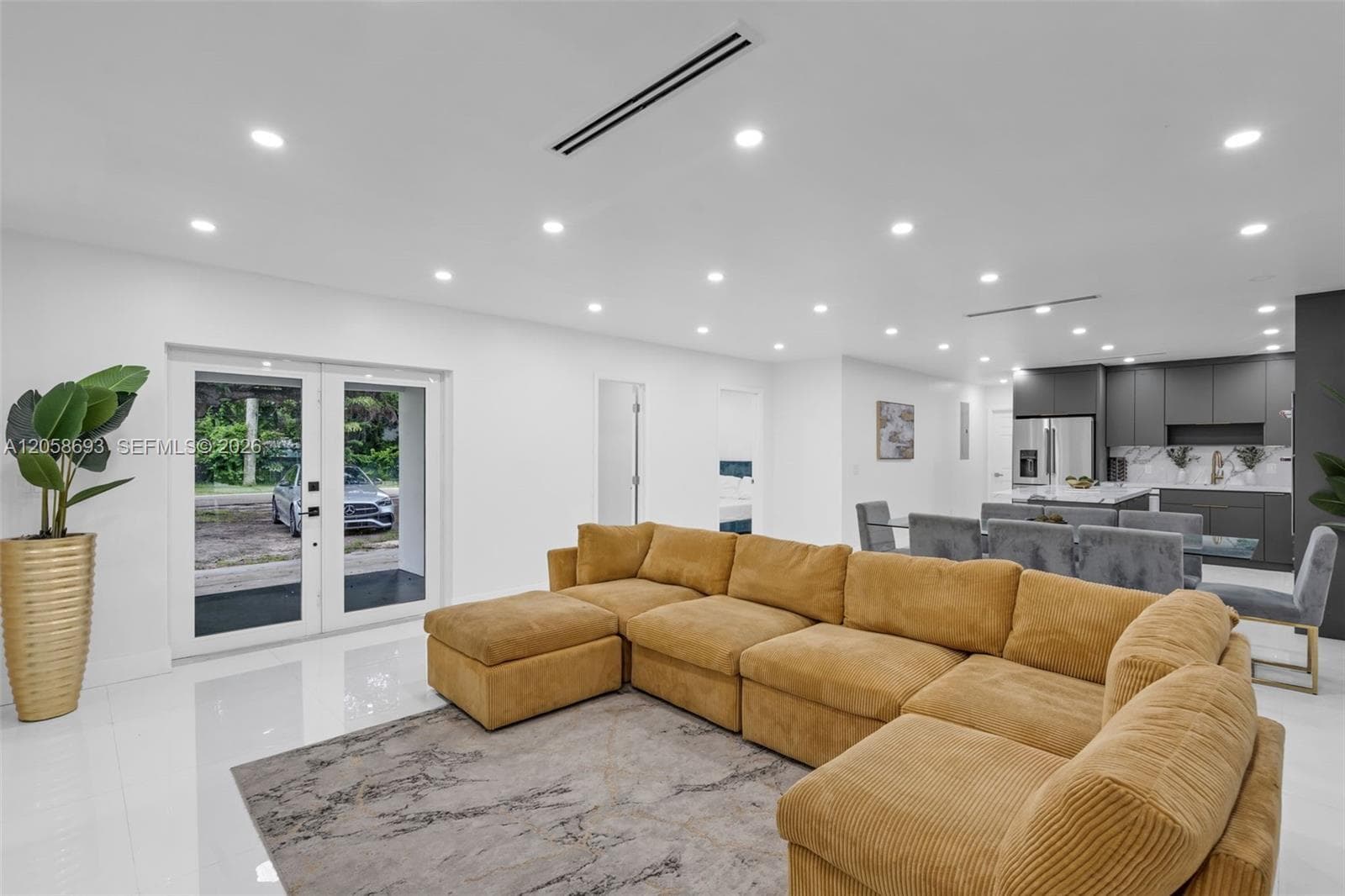 15230 NE 2nd Ave, Miami, FL 33162 — zdjęcie 3
