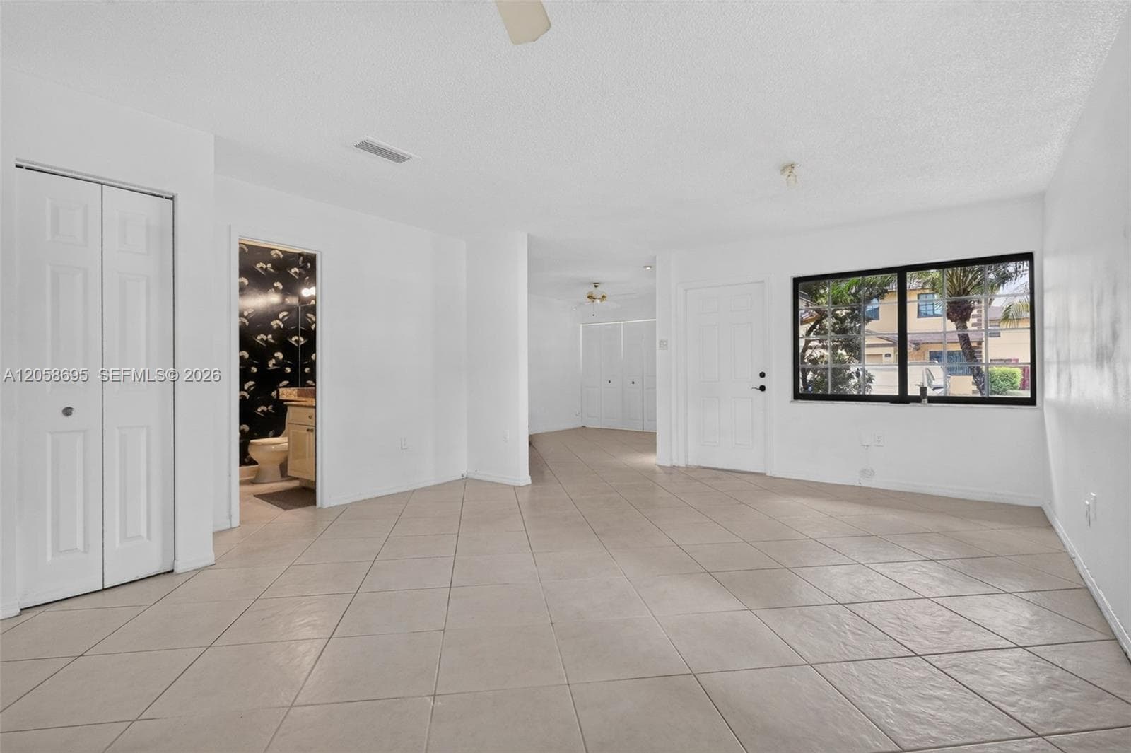1130 NE 210th Ter, Miami, FL 33179 — zdjęcie 4