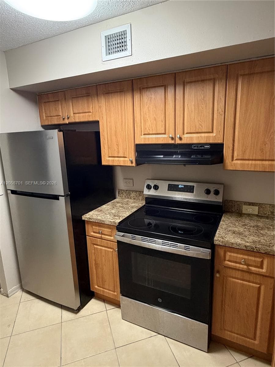 11155 SW 5th Pl # 202, Pembroke Pines, FL 33025 — zdjęcie 3