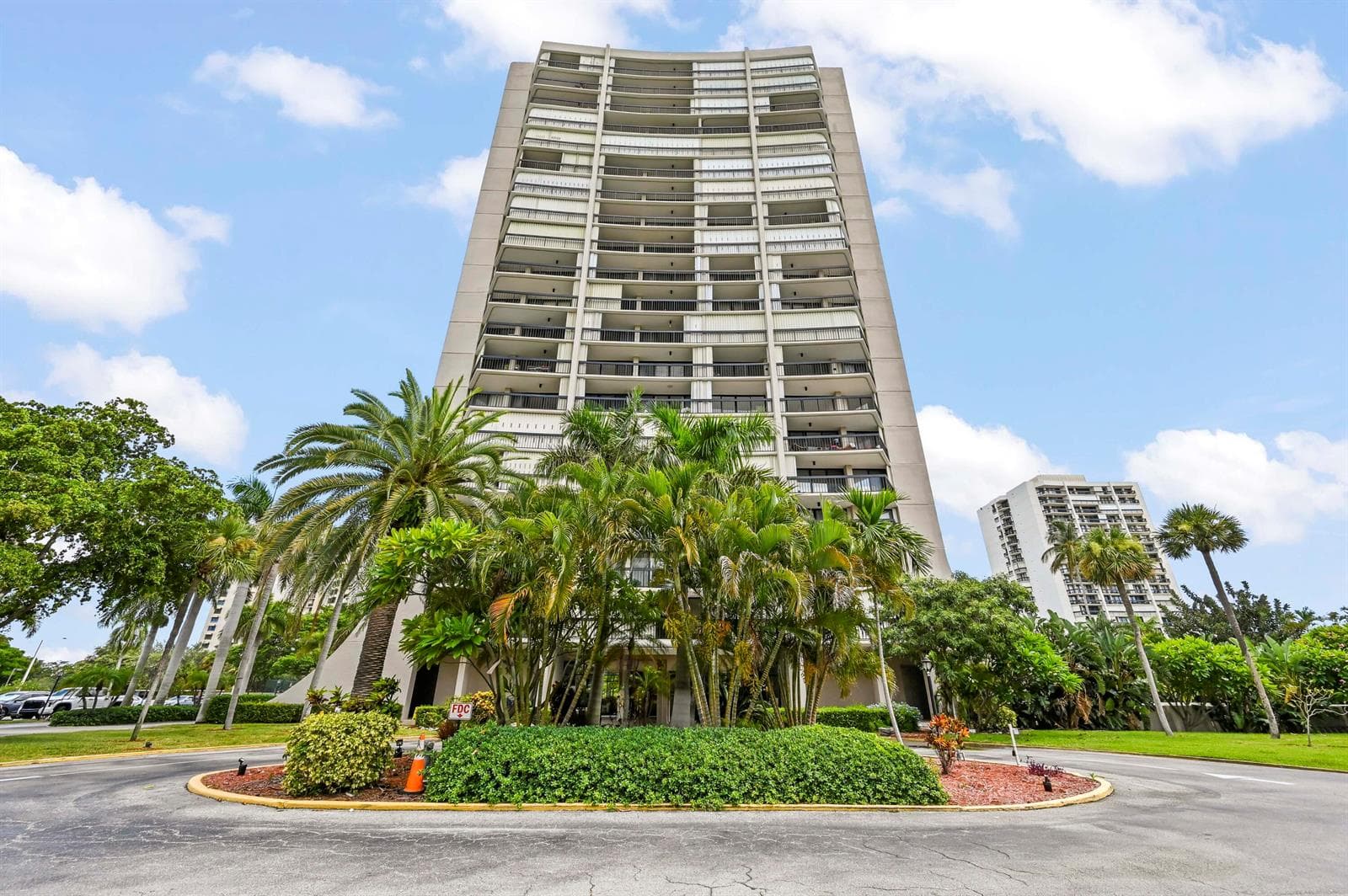 2425 PRESIDENTIAL Way # 1006, West Palm Beach, FL 33401