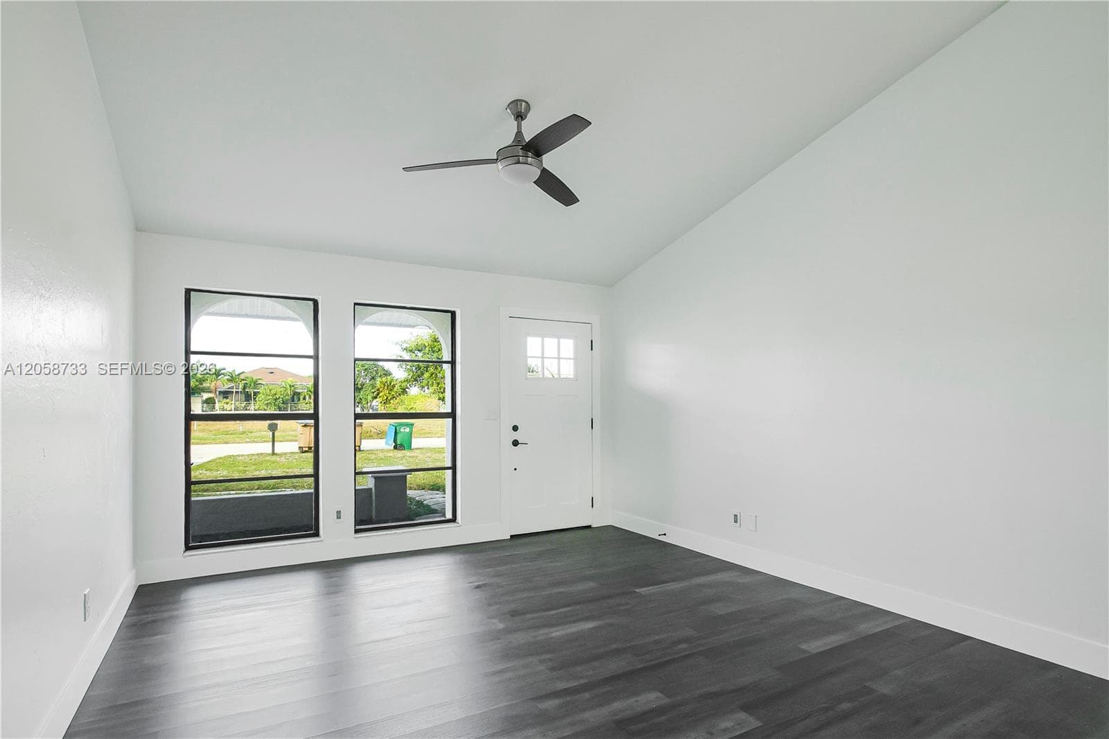 2935 SW 1st Pl, Cape Coral, FL 33914 — zdjęcie 4