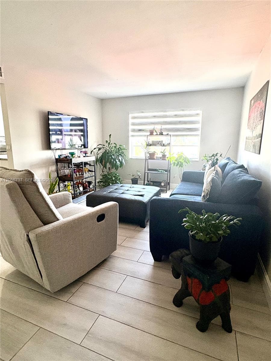 7620 Carlyle Ave # 502, Miami Beach, FL 33141 — zdjęcie 3