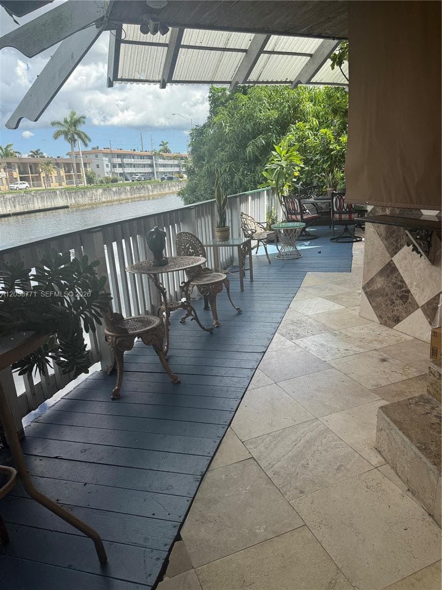 7643 NW South River Dr, Medley, FL 33166 — zdjęcie 3
