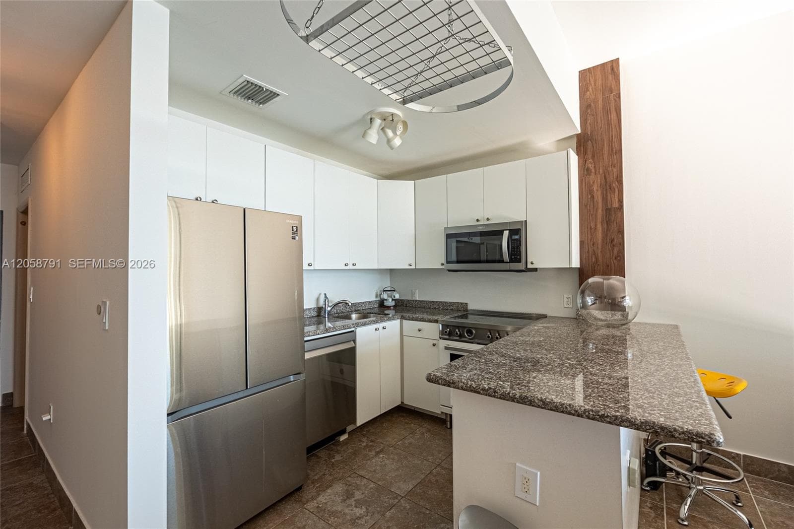 770 NE 69th St # 8F, Miami, FL 33138 — zdjęcie 2