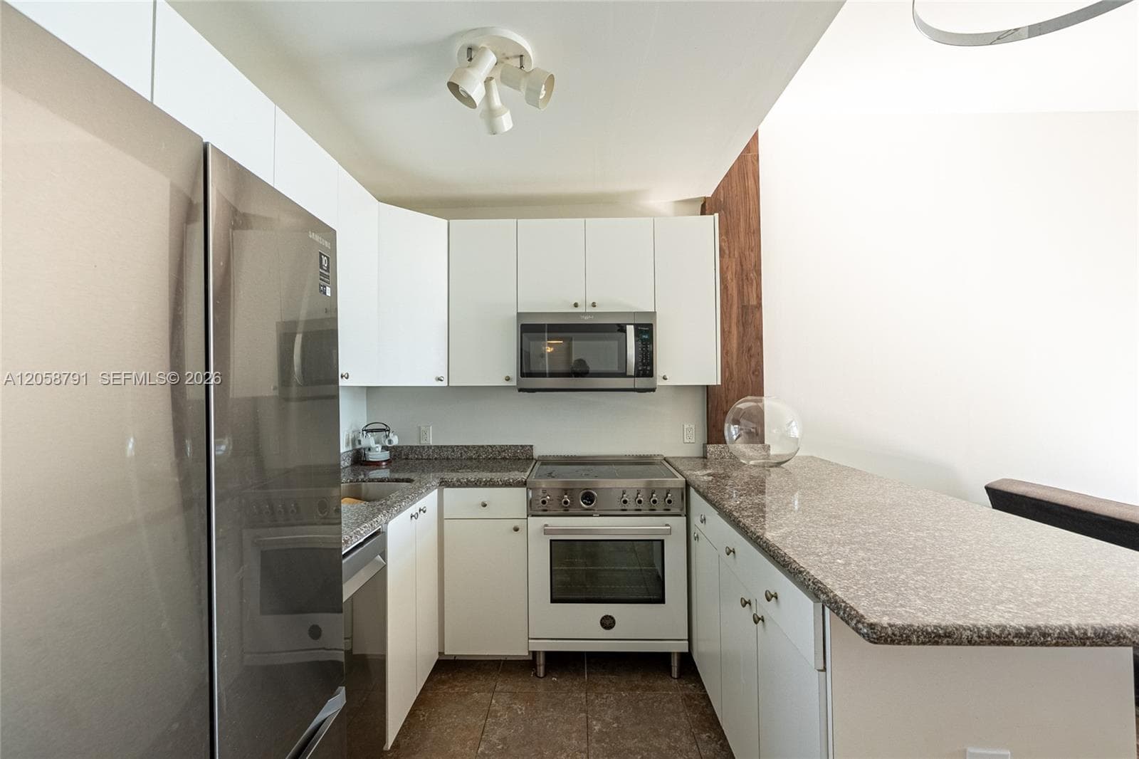 770 NE 69th St # 8F, Miami, FL 33138 — zdjęcie 5
