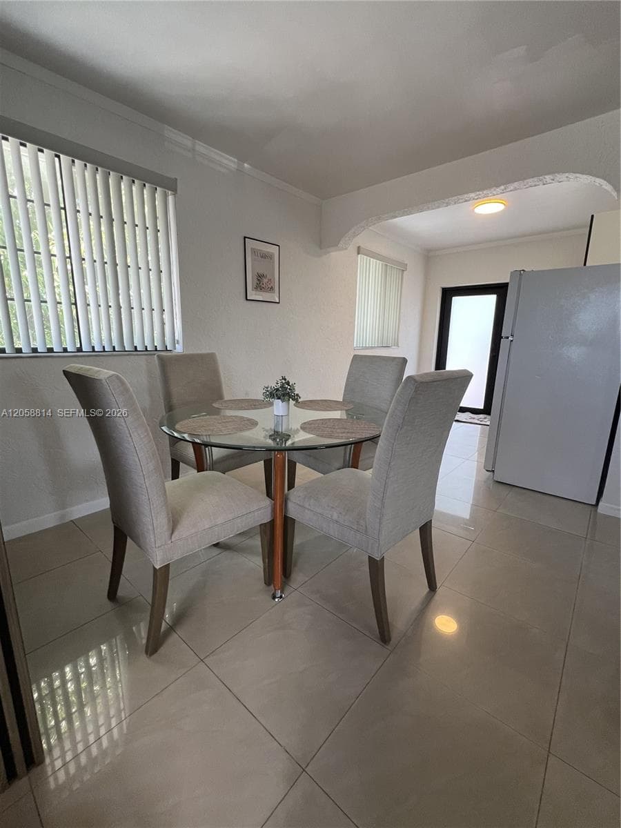 961 E 9th St, Hialeah, FL 33010 — zdjęcie 4