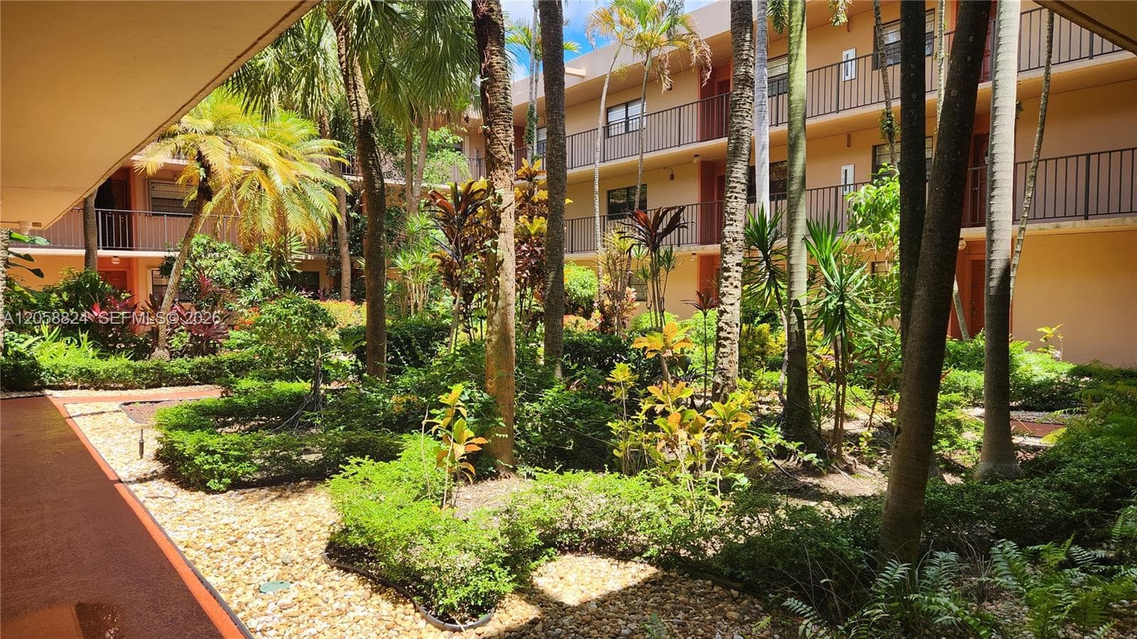 10985 SW 107th St # 304, Miami, FL 33176 — zdjęcie 2