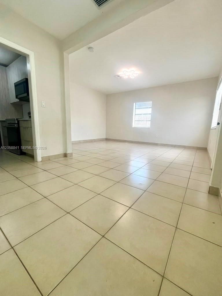 1679 NE 176 ST, North Miami Beach, FL 33162 — zdjęcie 5