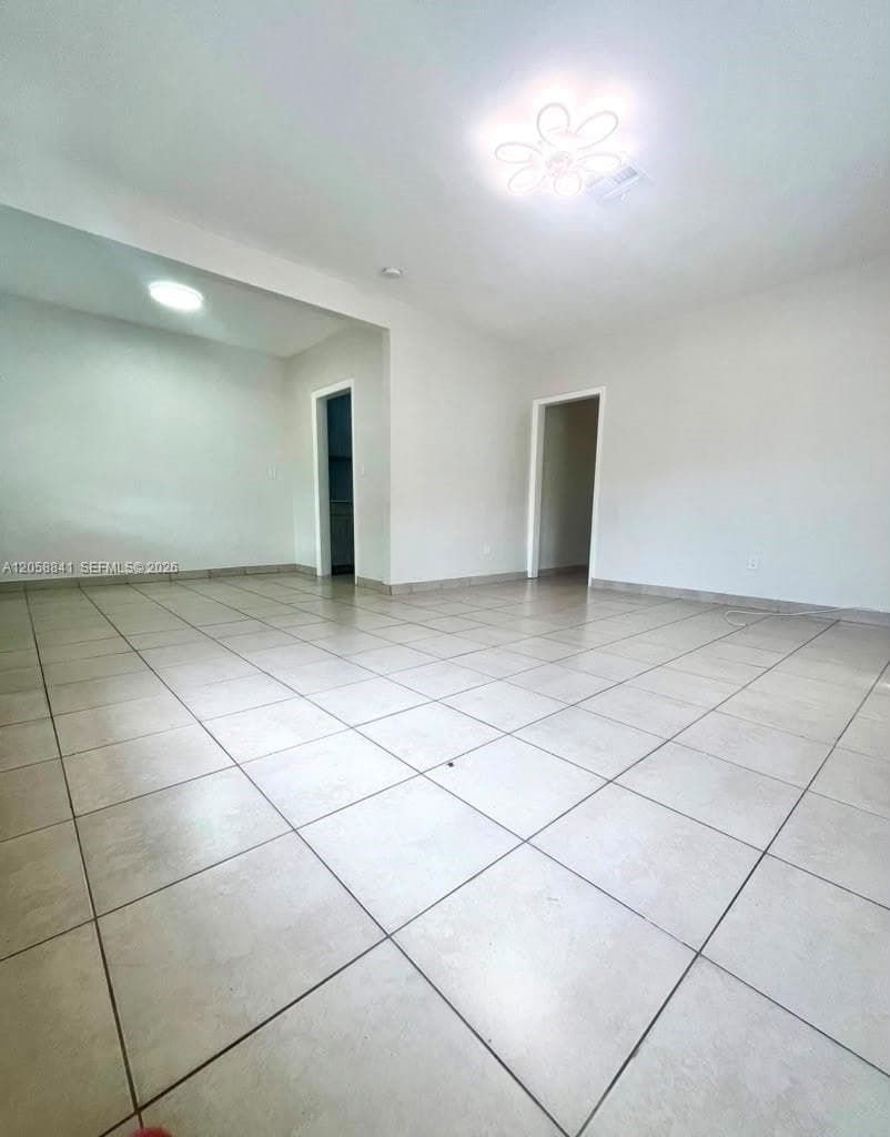 1679 NE 176 ST, North Miami Beach, FL 33162 — zdjęcie 4