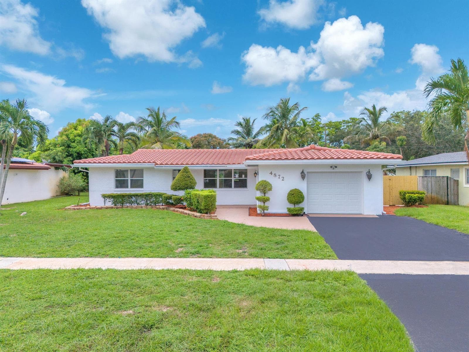 4872 NW 6TH Court, Plantation, FL 33317 — zdjęcie 3