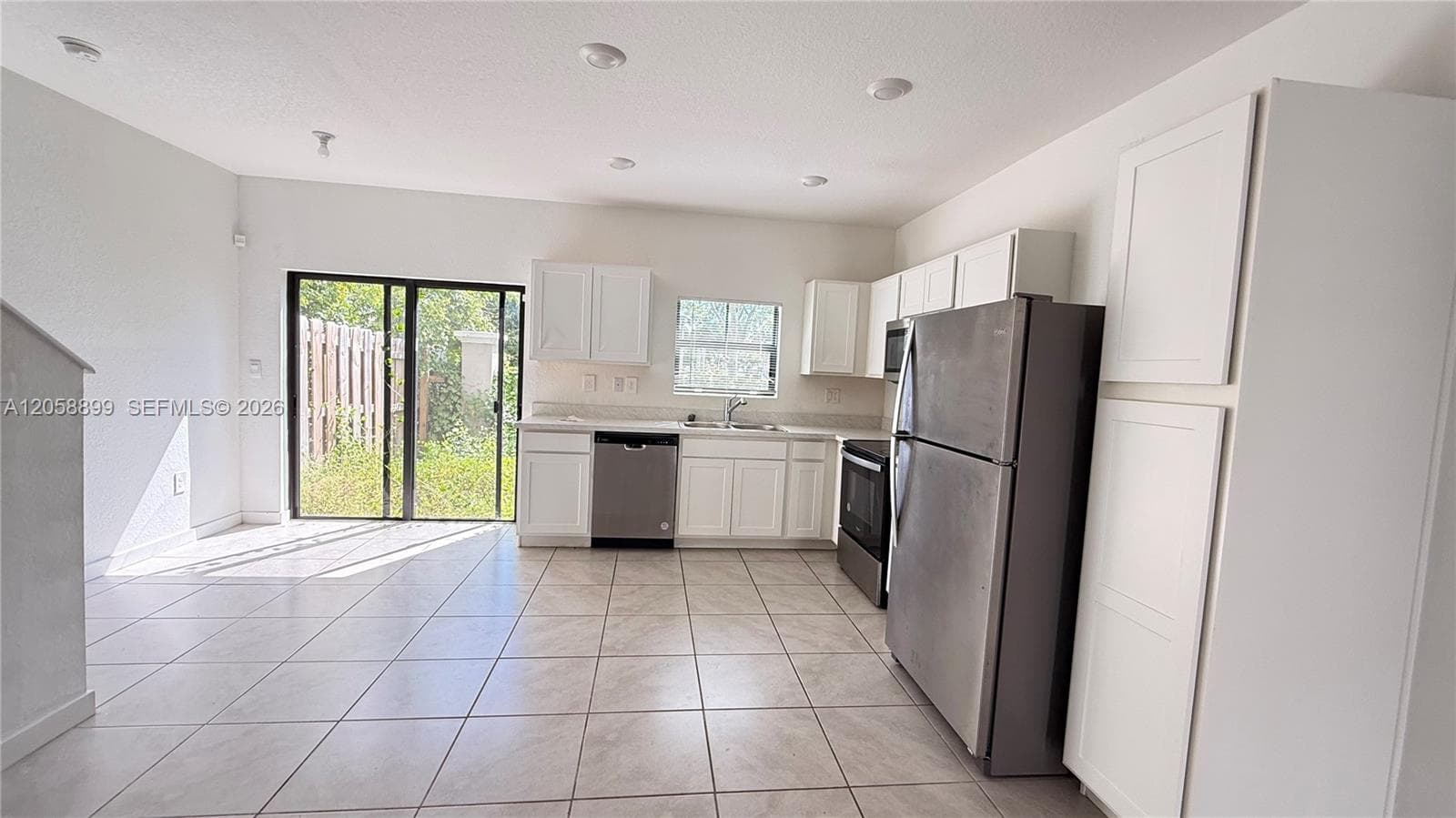 322 NE 1st Dr, Florida City, FL 33034 — zdjęcie 2
