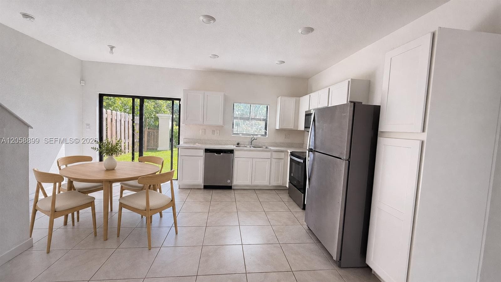322 NE 1st Dr, Florida City, FL 33034 — zdjęcie 3