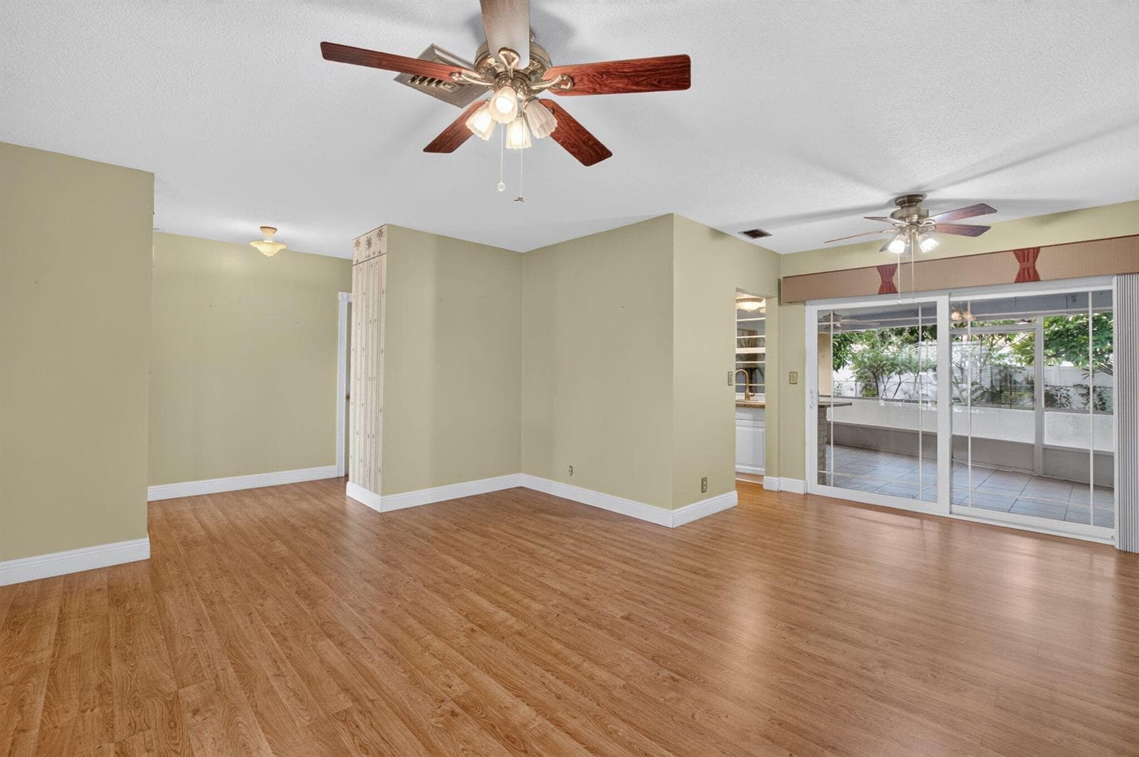 1011 SW 7TH Street, Boca Raton, FL 33486 — zdjęcie 3