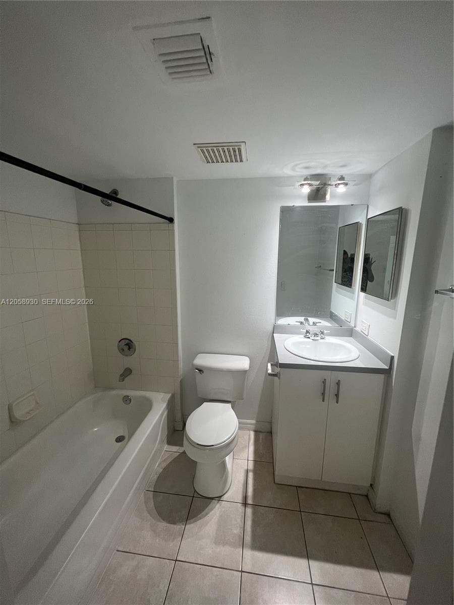 2427 Centergate Dr # 305, Miramar, FL 33025 — zdjęcie 3