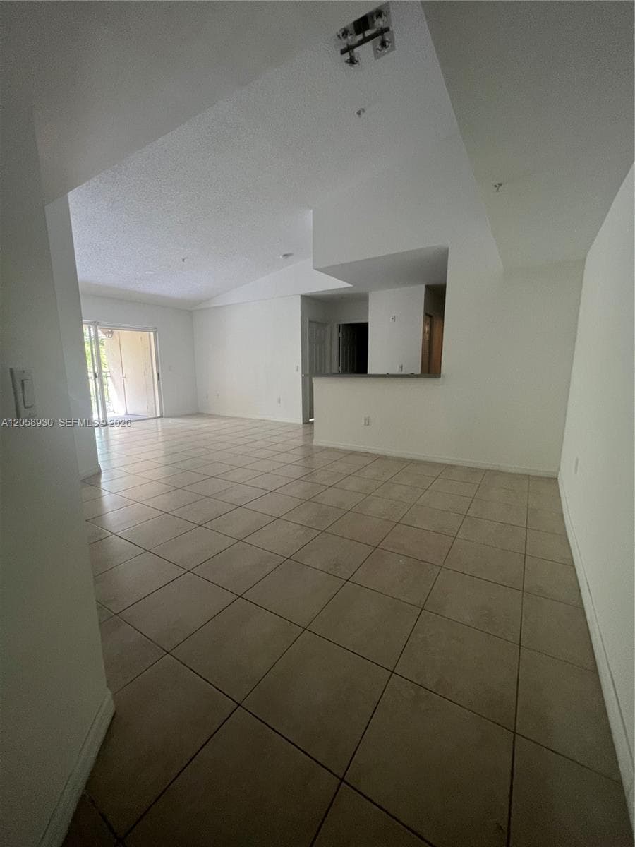 2427 Centergate Dr # 305, Miramar, FL 33025 — zdjęcie 5