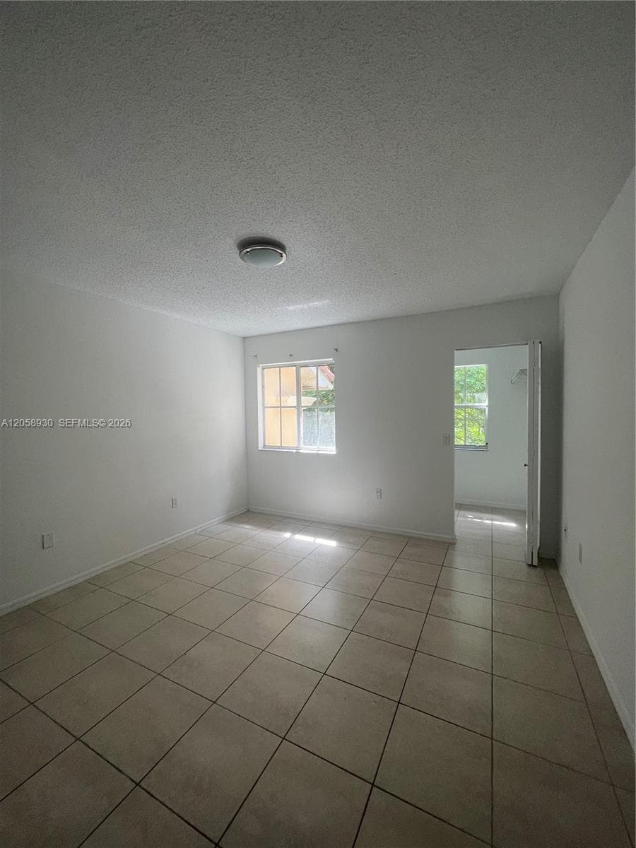 2427 Centergate Dr # 305, Miramar, FL 33025 — zdjęcie 4