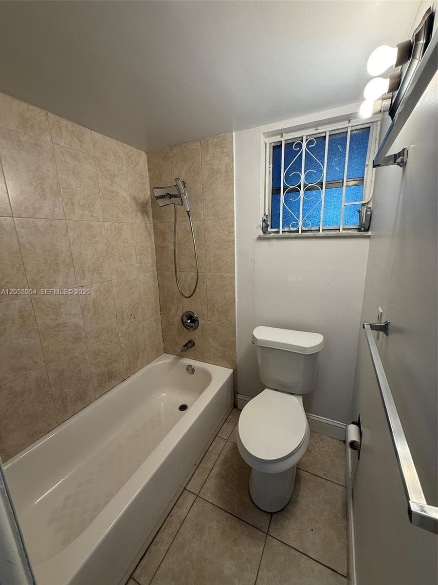 8841 W Flagler St # 202, Miami, FL 33174 — zdjęcie 4