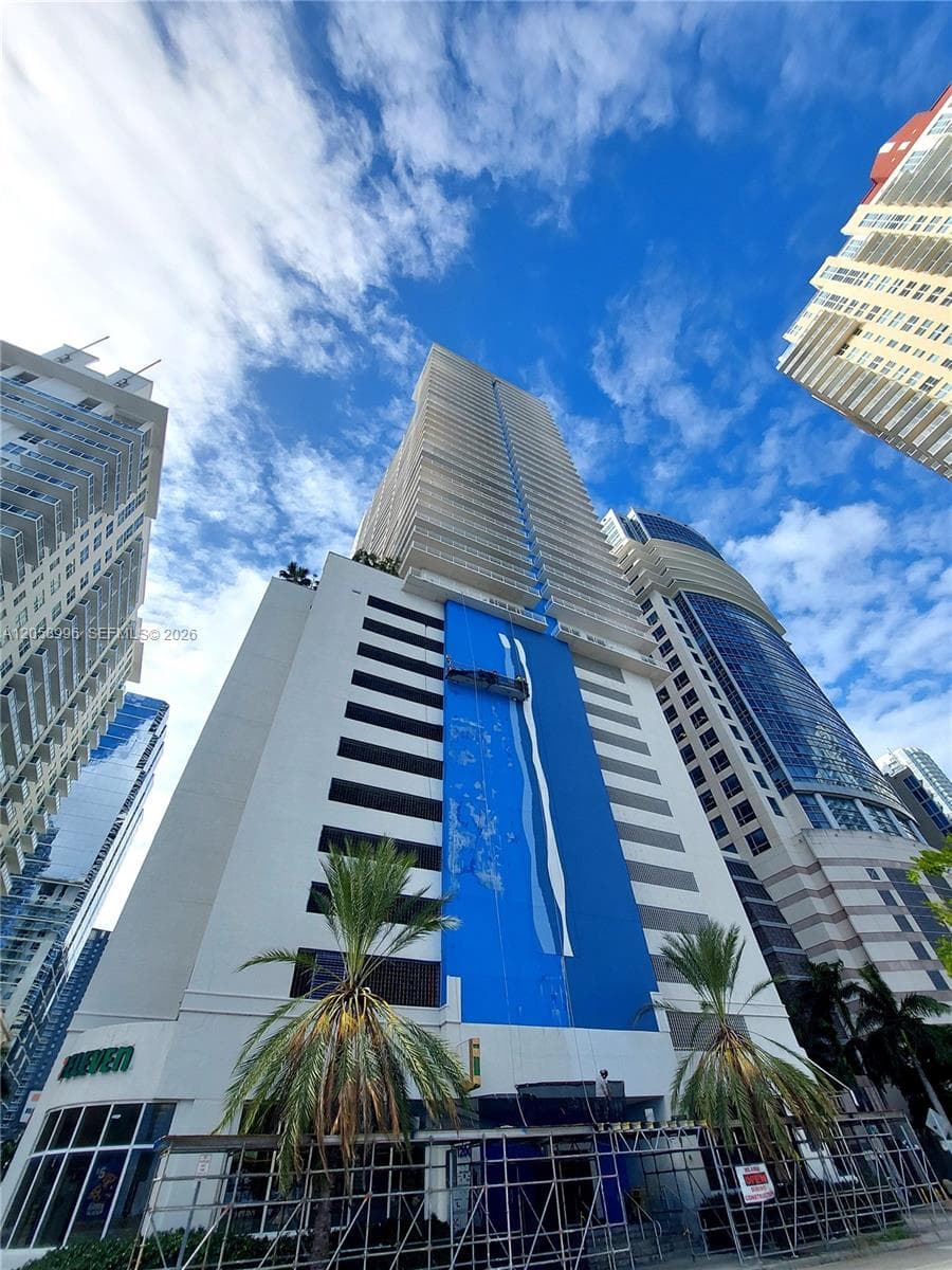 1200 Brickell Bay Dr # 3708, Miami, FL 33131