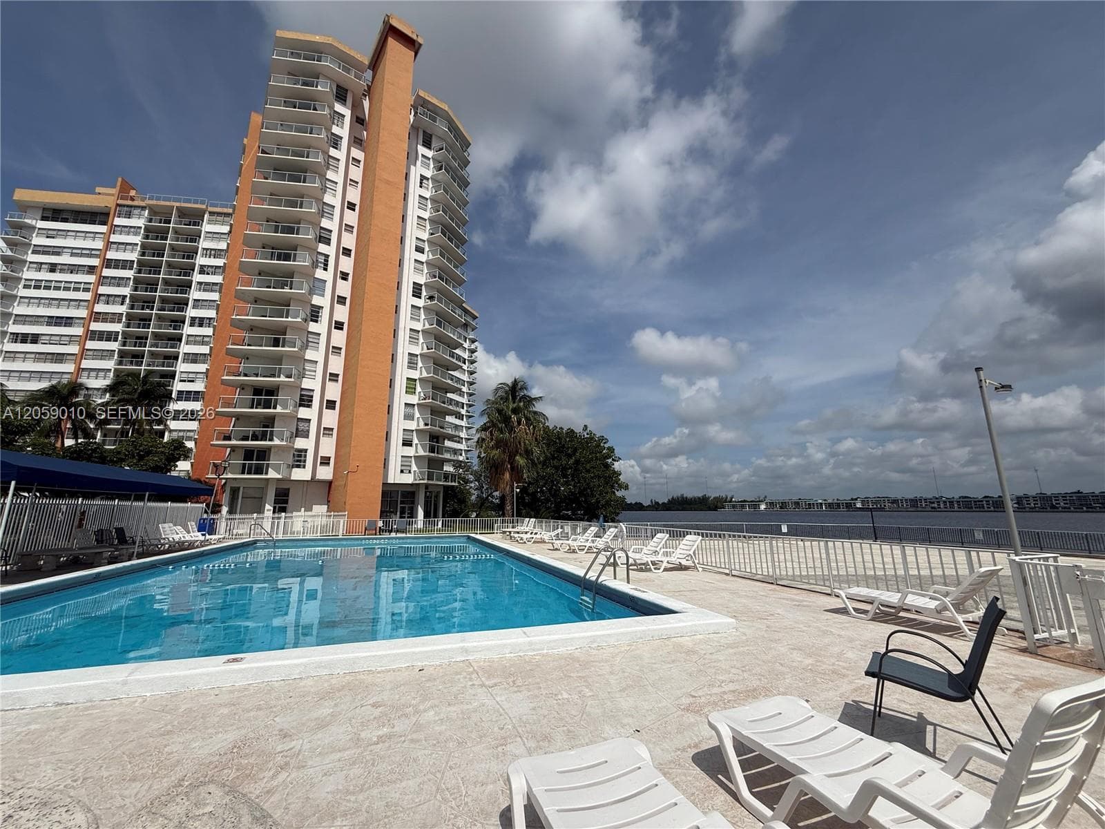 1351 NE Miami Gardens Dr # 1215E, Miami, FL 33179