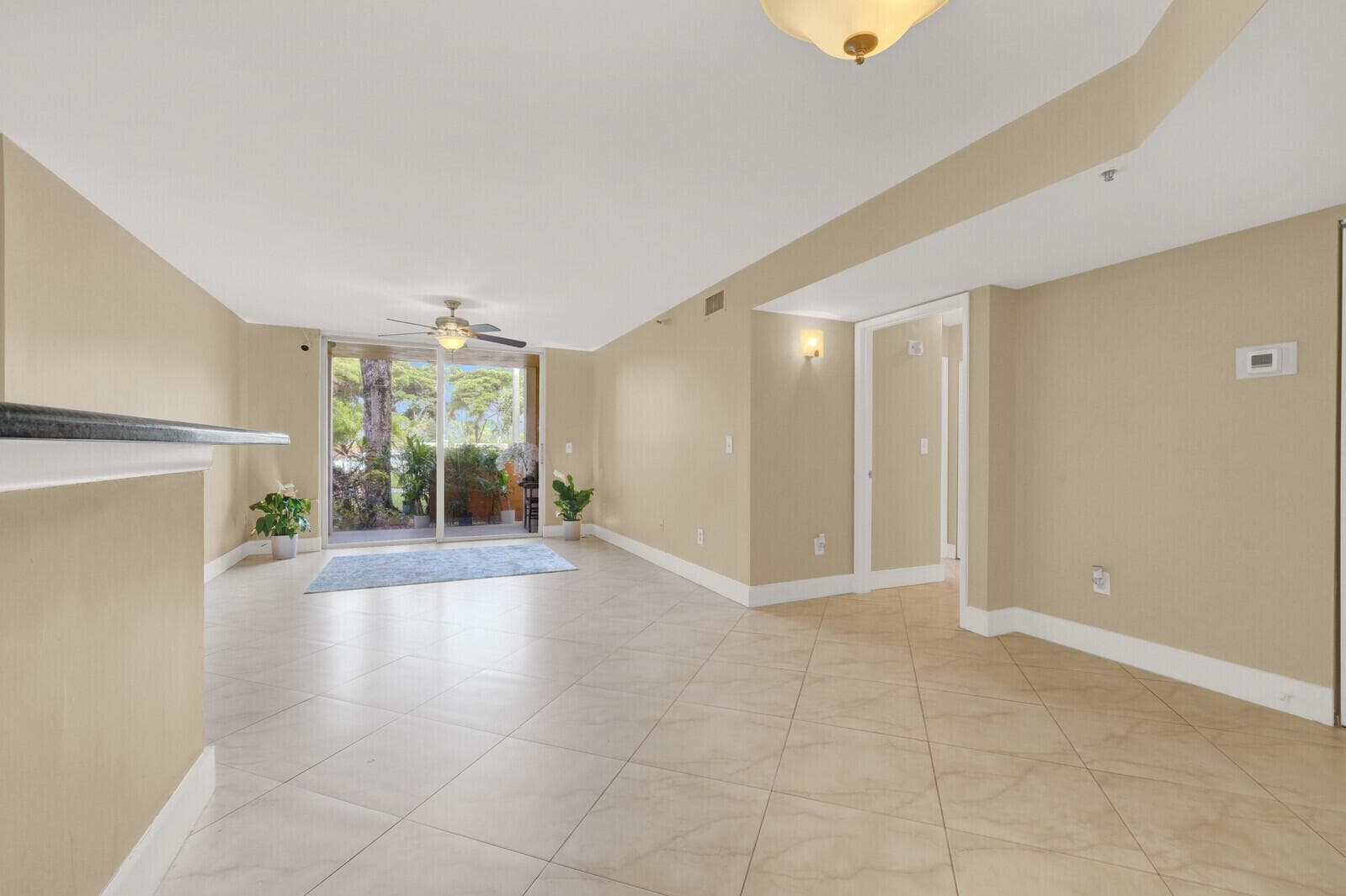 110 Yacht Club Way # 105, Hypoluxo, FL 33462 — zdjęcie 4
