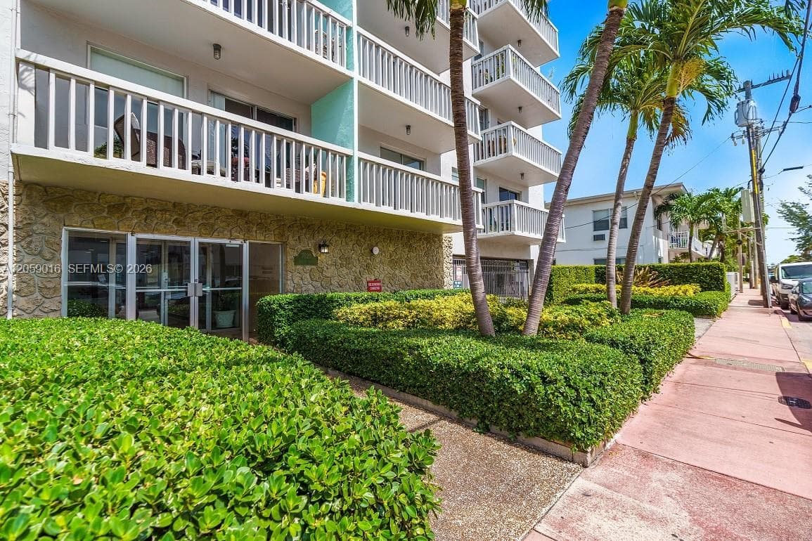 7620 Carlyle Ave # 206, Miami Beach, FL 33141 — zdjęcie 2