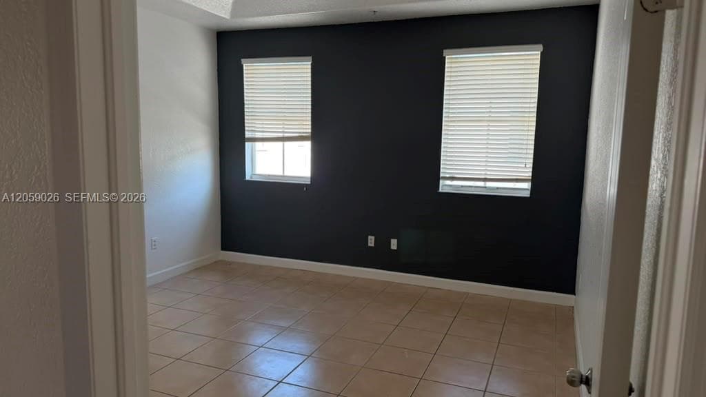 8123 W 36th Ave # 1, Hialeah, FL 33018 — zdjęcie 4