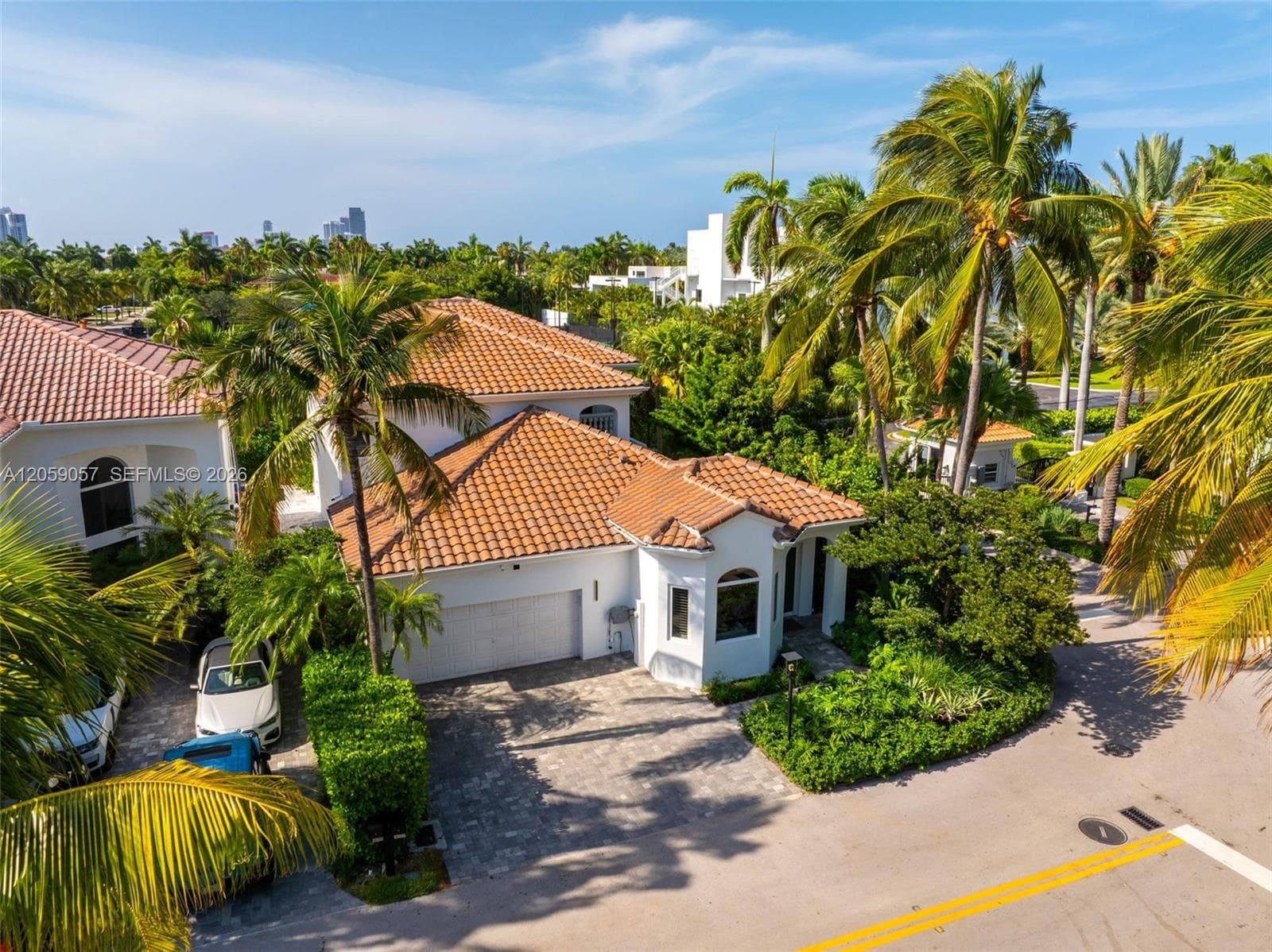 4027 194th Trl, Sunny Isles Beach, FL 33160+Den — zdjęcie 3