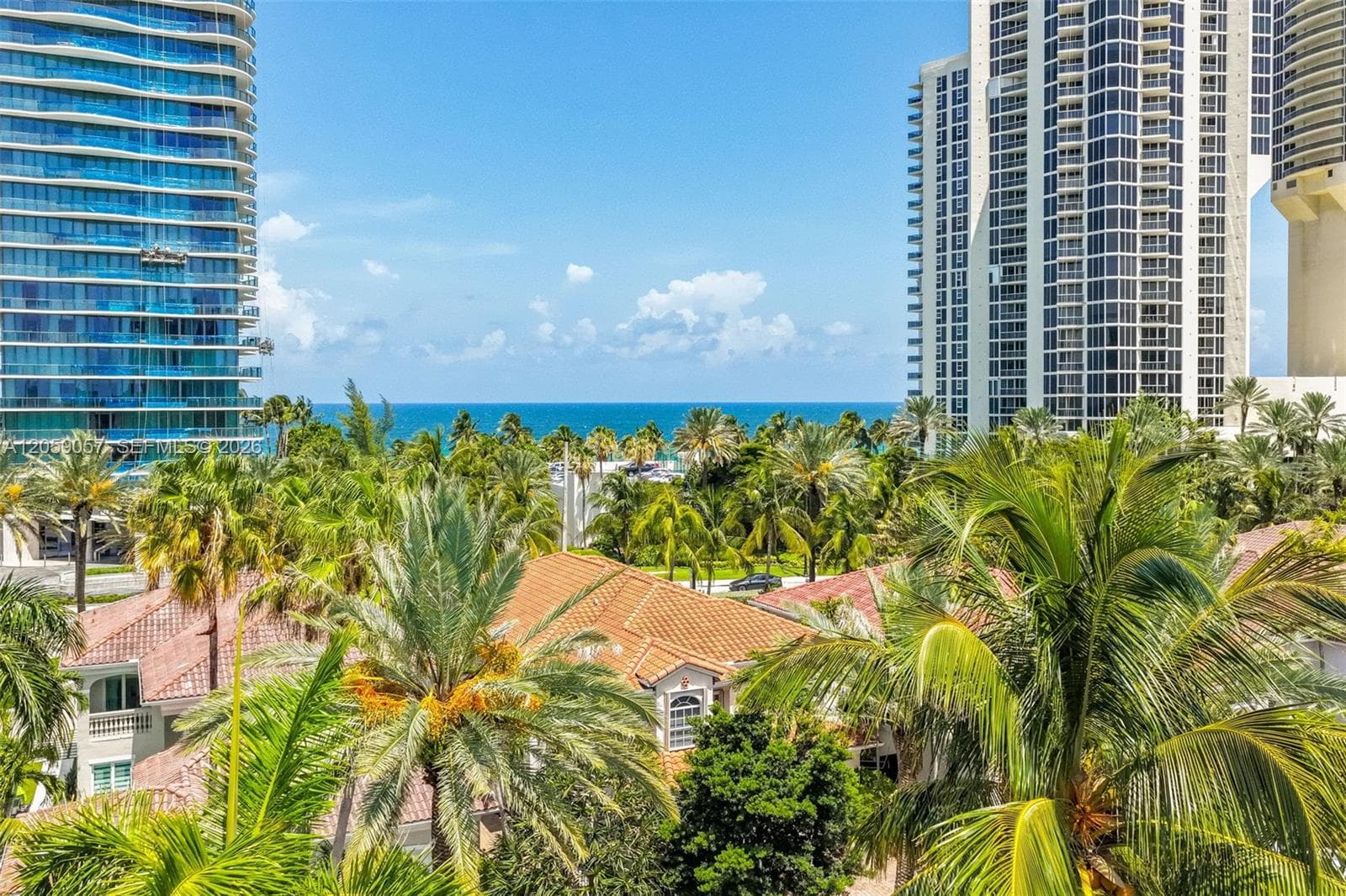 4027 194th Trl, Sunny Isles Beach, FL 33160+Den — zdjęcie 4