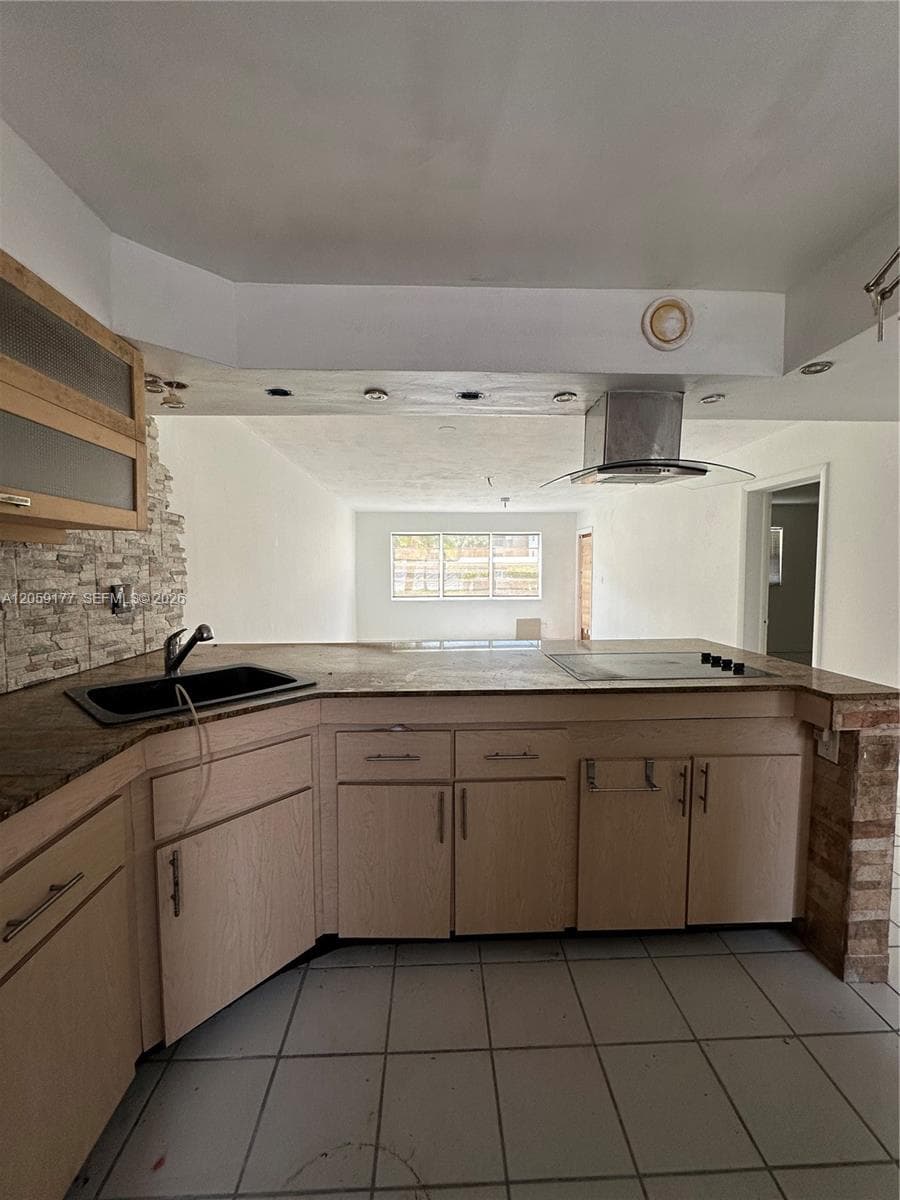 19001 NE 14th Ave # 121, Miami, FL 33179 — zdjęcie 3