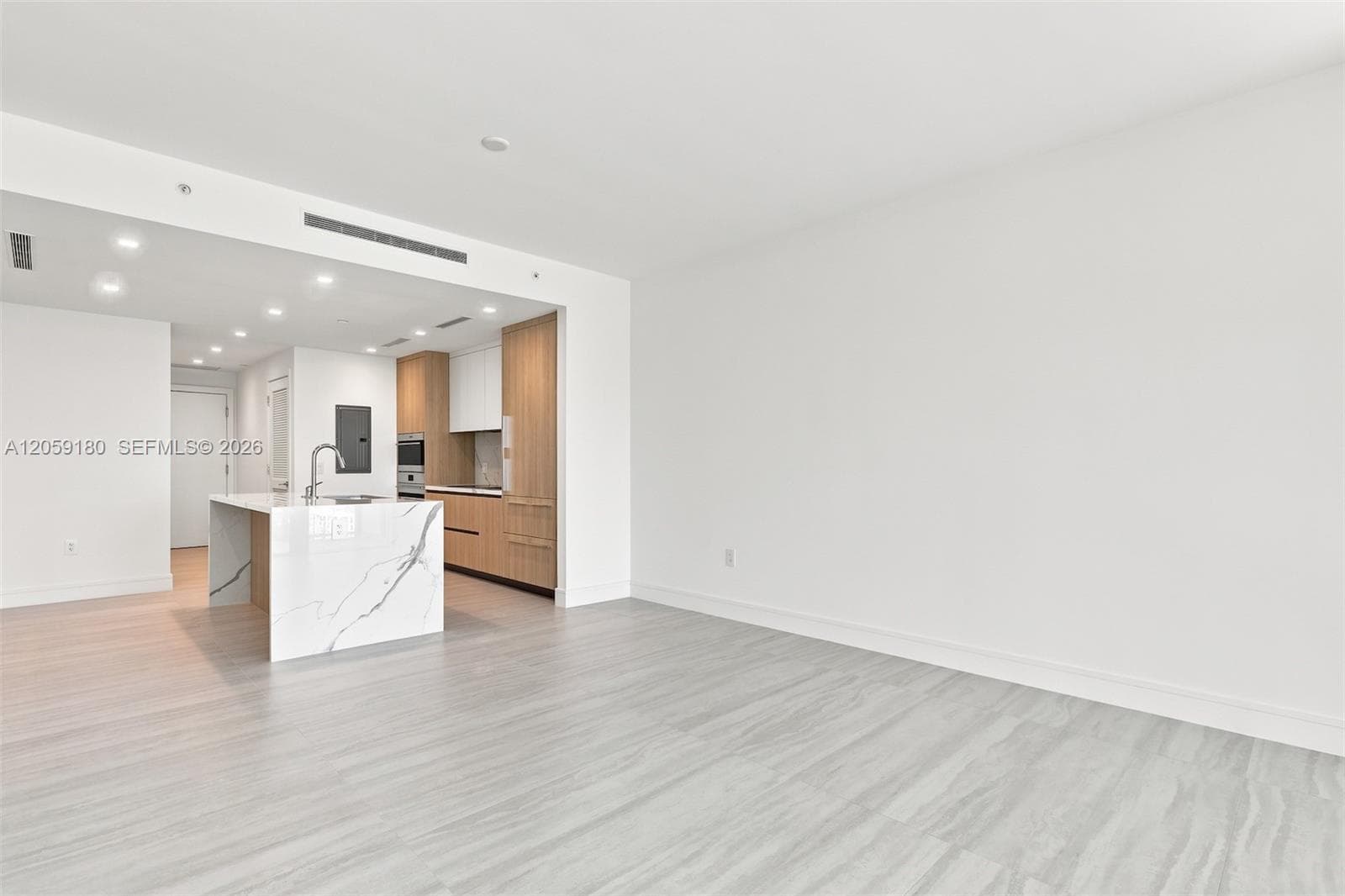 2411 Laguna Circle # 1107, North Miami, FL 33181 — zdjęcie 2