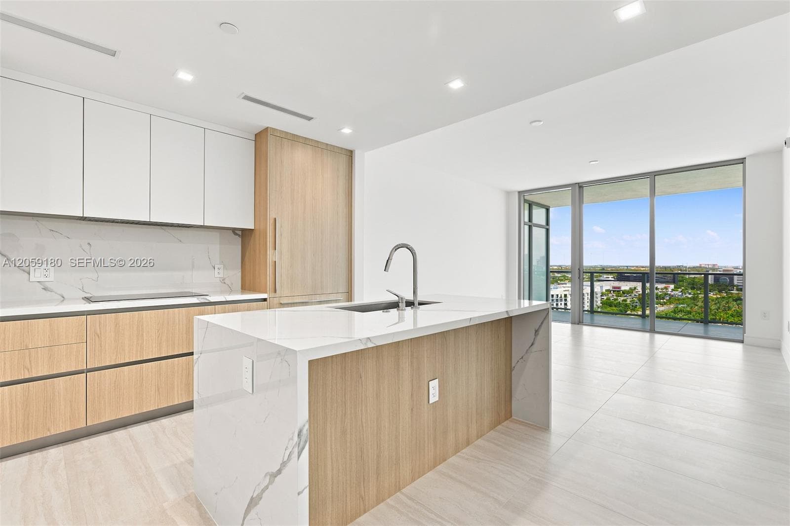 2411 Laguna Circle # 1107, North Miami, FL 33181 — zdjęcie 3