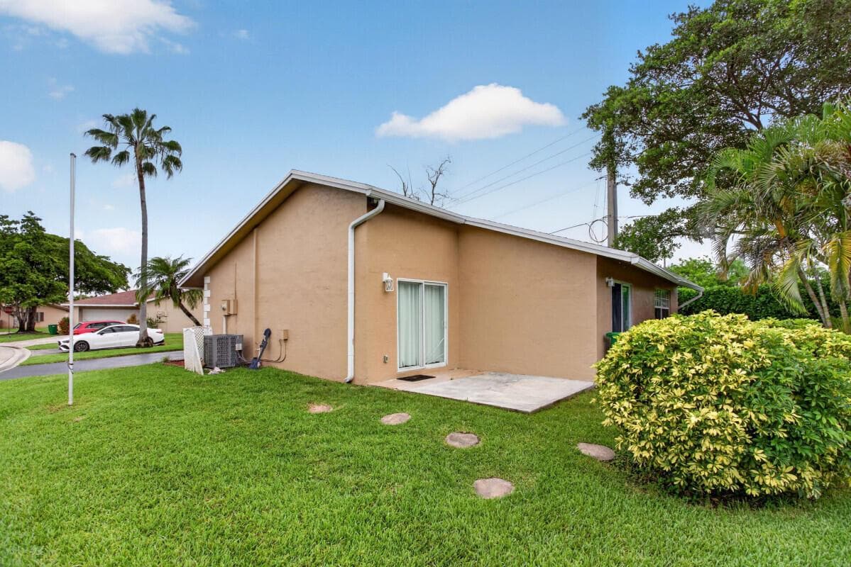 7516 NW 88th Terrace, Tamarac, FL 33321 — zdjęcie 4