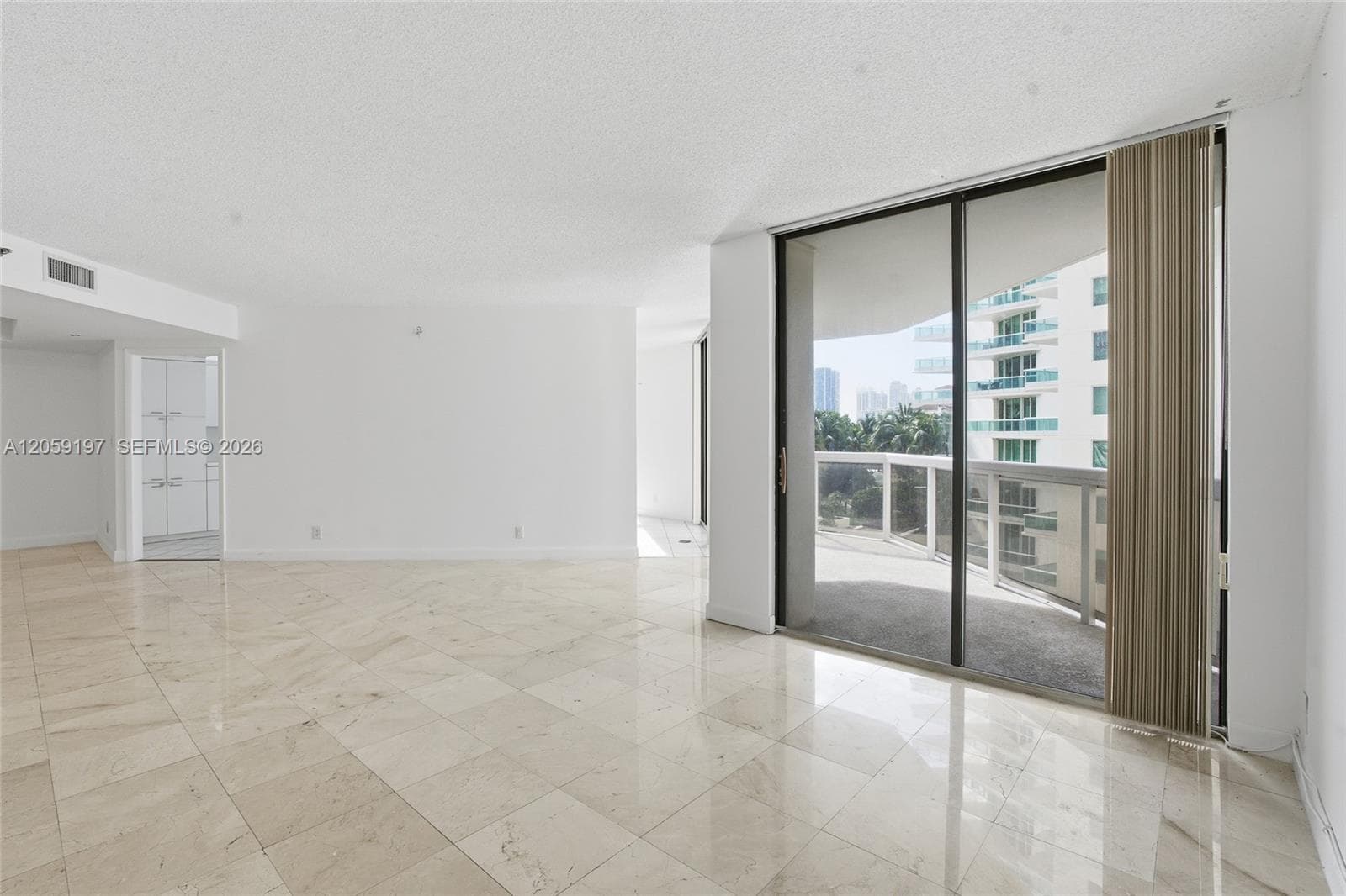 20185 E Country Club Dr # 502, Aventura, FL 33180 — zdjęcie 4