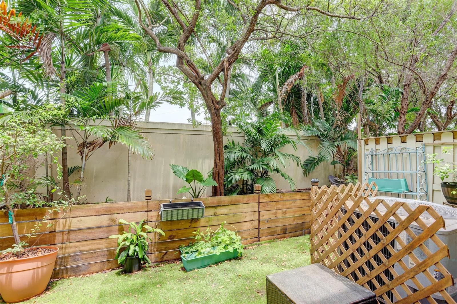 2851 W Prospect Road # 305, Tamarac, FL 33309