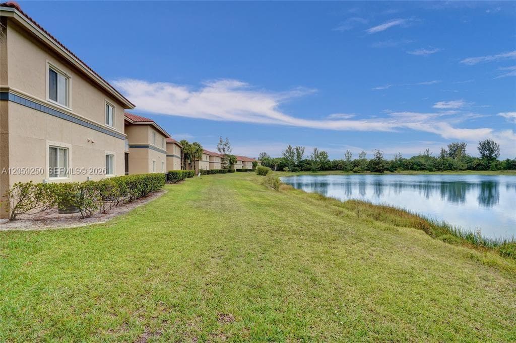 1169 Golden Lakes Blvd # 1123, West Palm Beach, FL 33411