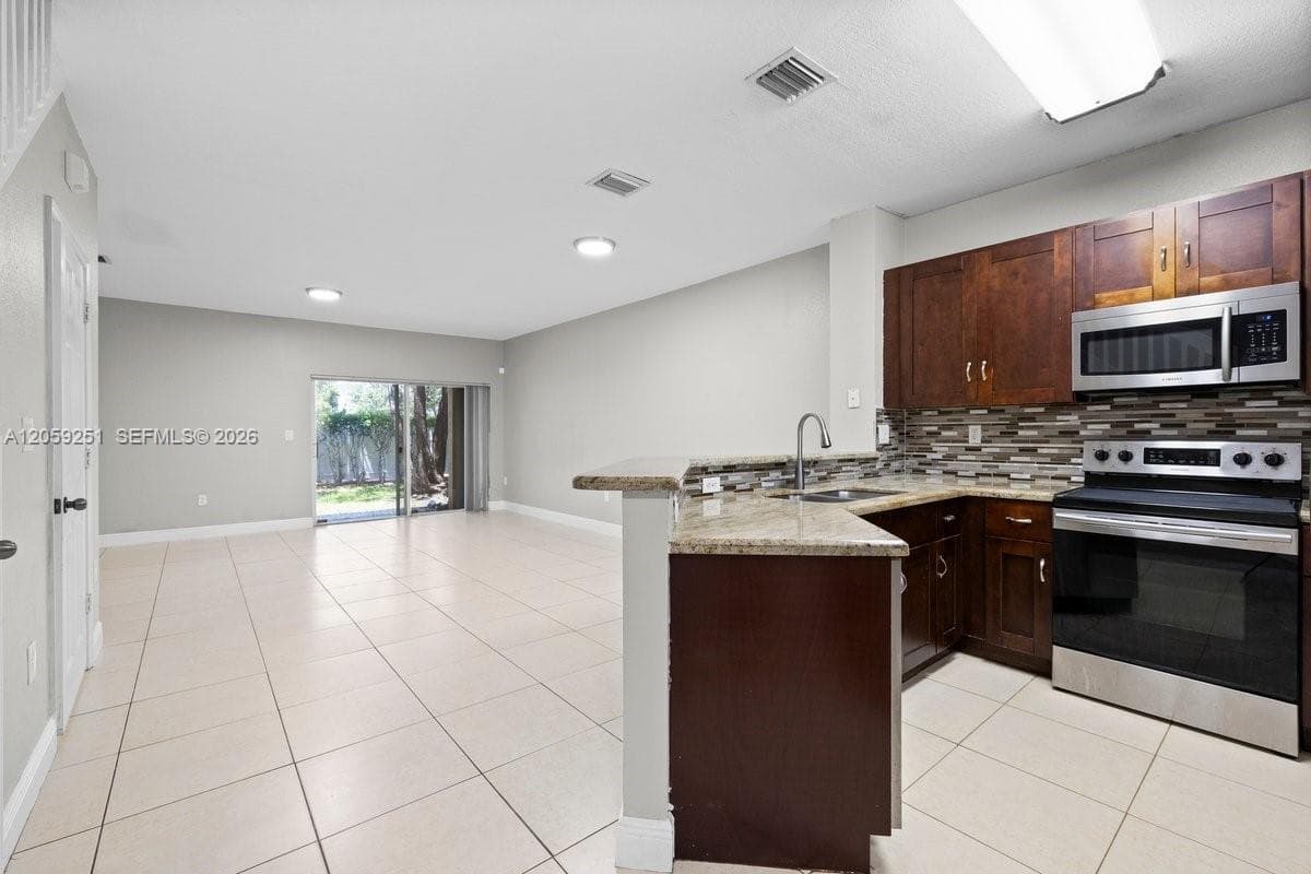 7929 Tuscany Dr, Tamarac, FL 33321 — zdjęcie 3