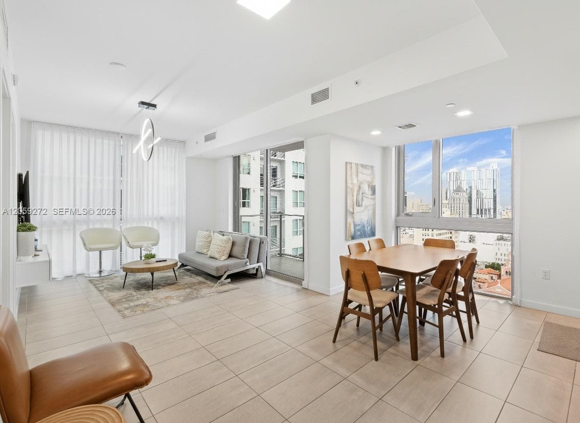 227 NE 2nd St # 2202, Miami, FL 33132 — zdjęcie 2