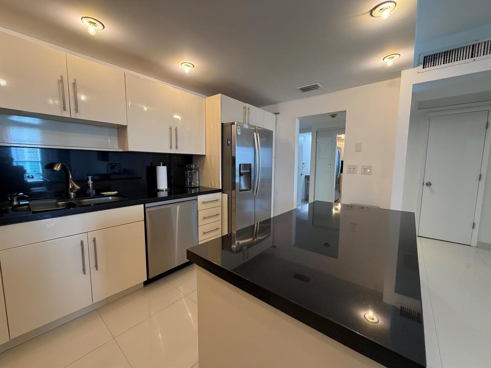 19390 COLLINS Avenue # 1603, Sunny Isles Beach, FL 33160 — zdjęcie 3