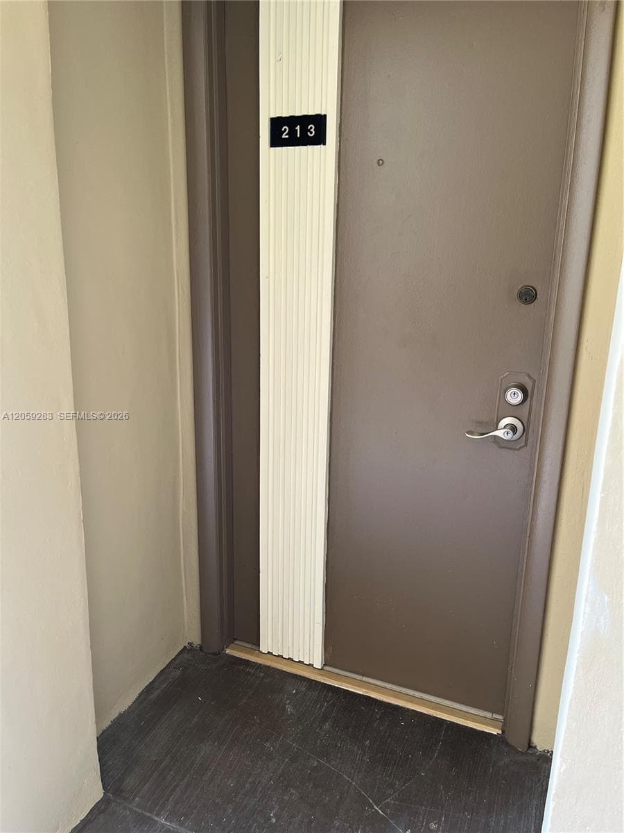 8625 NW 8th St # 213, Miami, FL 33126 — zdjęcie 2
