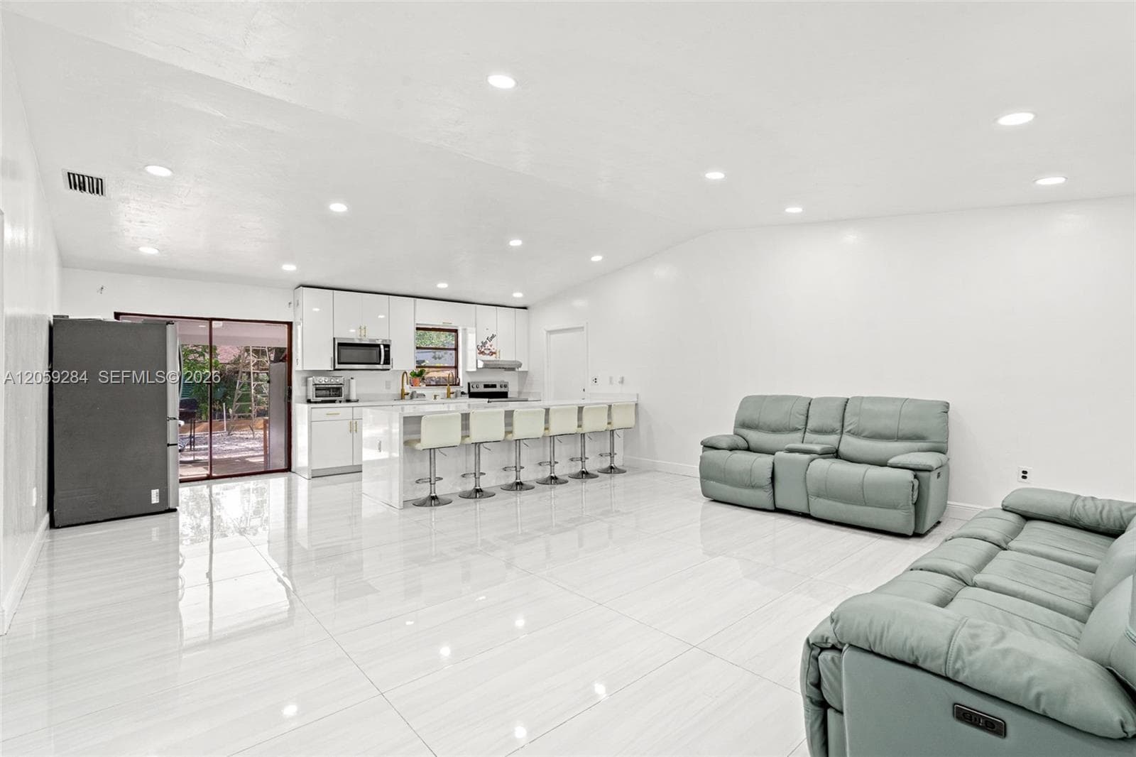 364 NW 17th Ct, Homestead, FL 33030 — zdjęcie 4